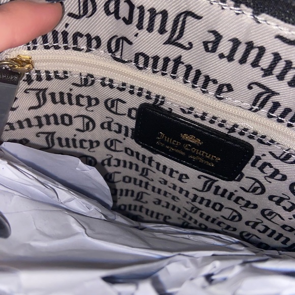 Juicy Couture wallet and large quilted crossbody - Picture 2 of 7